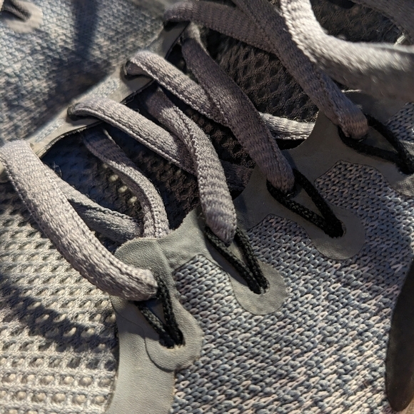 NIKE Running Walking Tennis Shoes - Picture 9 of 14